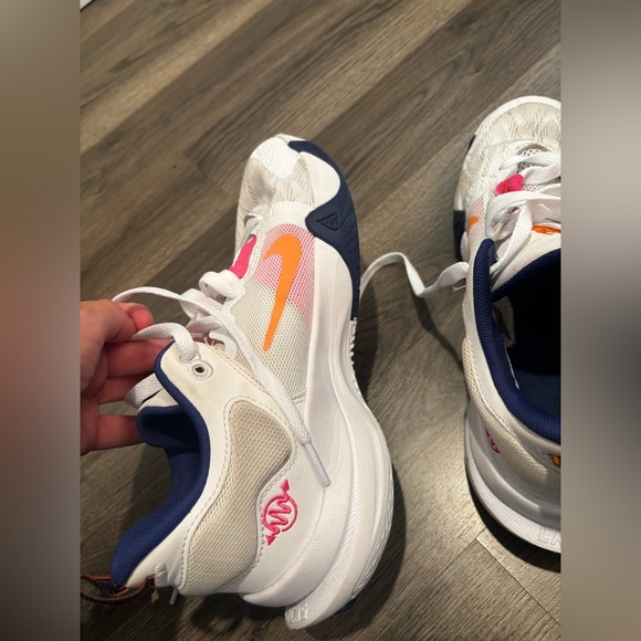 Nike Kids White and Pink Sneakers athletic youth size 7 sports sporty - Picture 7 of 11